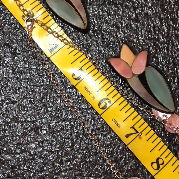 Hand Crafted Mother Of Pearl Bib Necklace With Vintage MOP Tulip Earrings - Picture 8 of 13